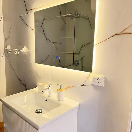 Feel At 1 Apartment Tirana